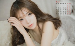 粉嫩被两个黑粗大频繁进出